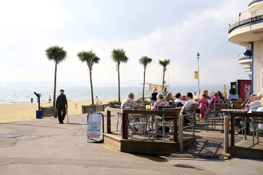 The Seaside Restaurant Giving you Free Coffee if you Pick up Litter