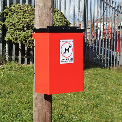 Mountable Dog Bin with Chute - 56 Litre