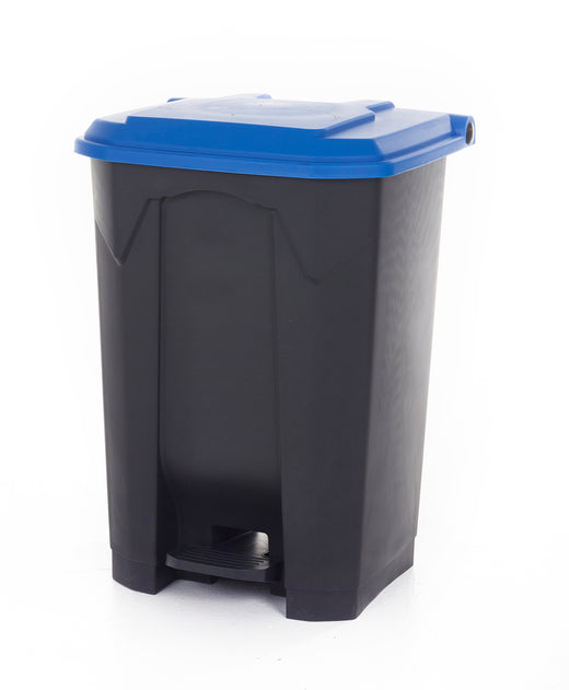 Trash receptacle equipped with a blue cover